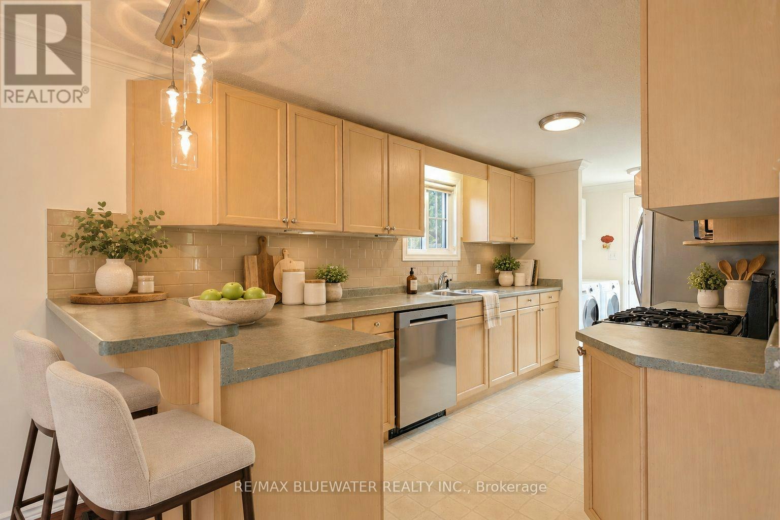 288 Concord Drive, Exeter, ON, N0M 1T0 - 3
