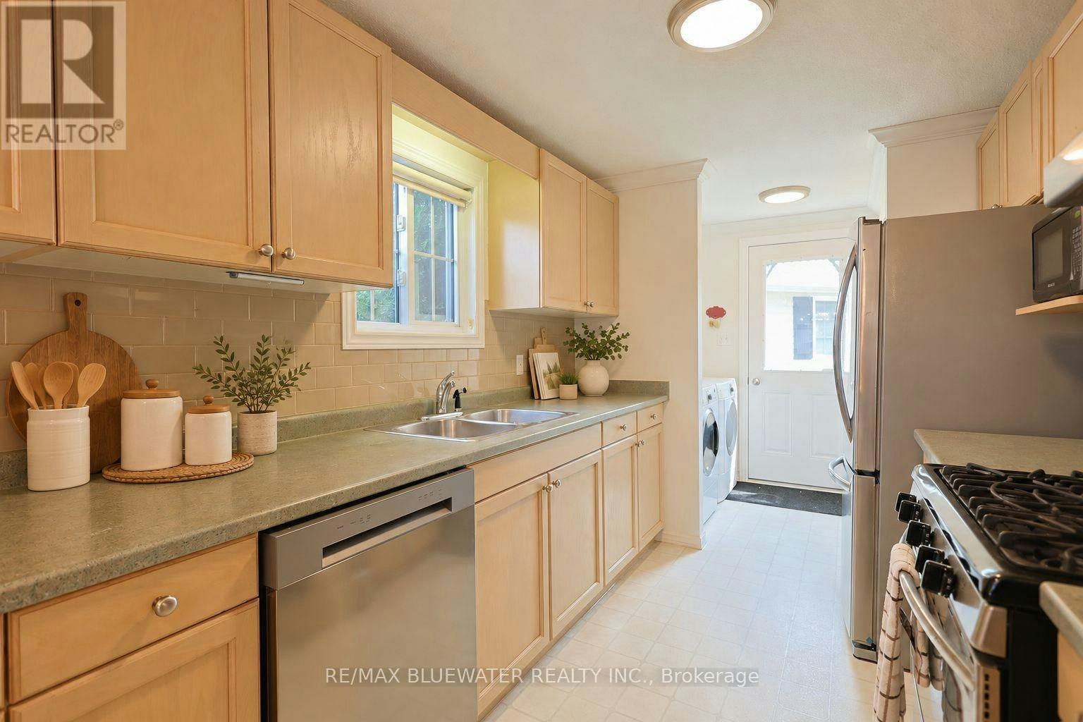 288 Concord Drive, Exeter, ON, N0M 1T0 - 13