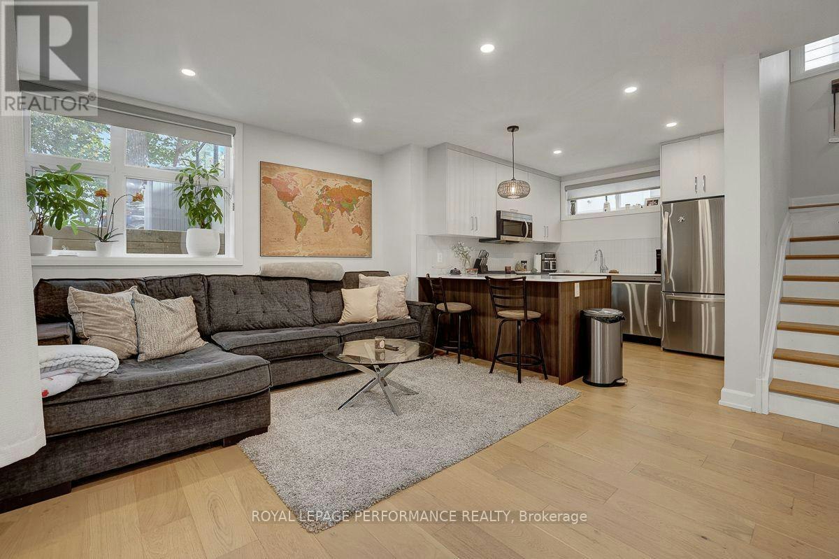 D-415 Tweedsmuir Avenue, Ottawa, ON, K1Z 5N6 - 4