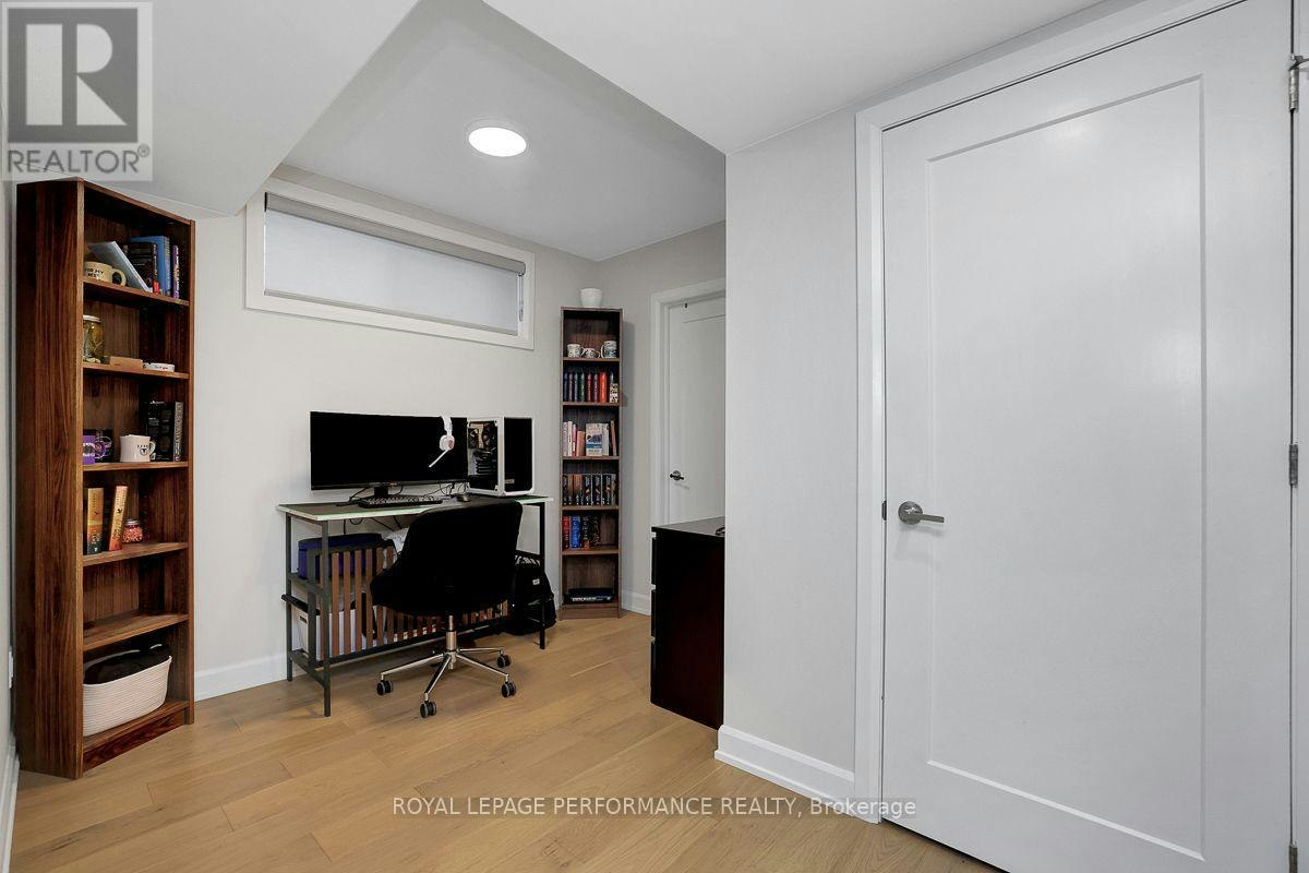 D-415 Tweedsmuir Avenue, Ottawa, ON, K1Z 5N6 - 8
