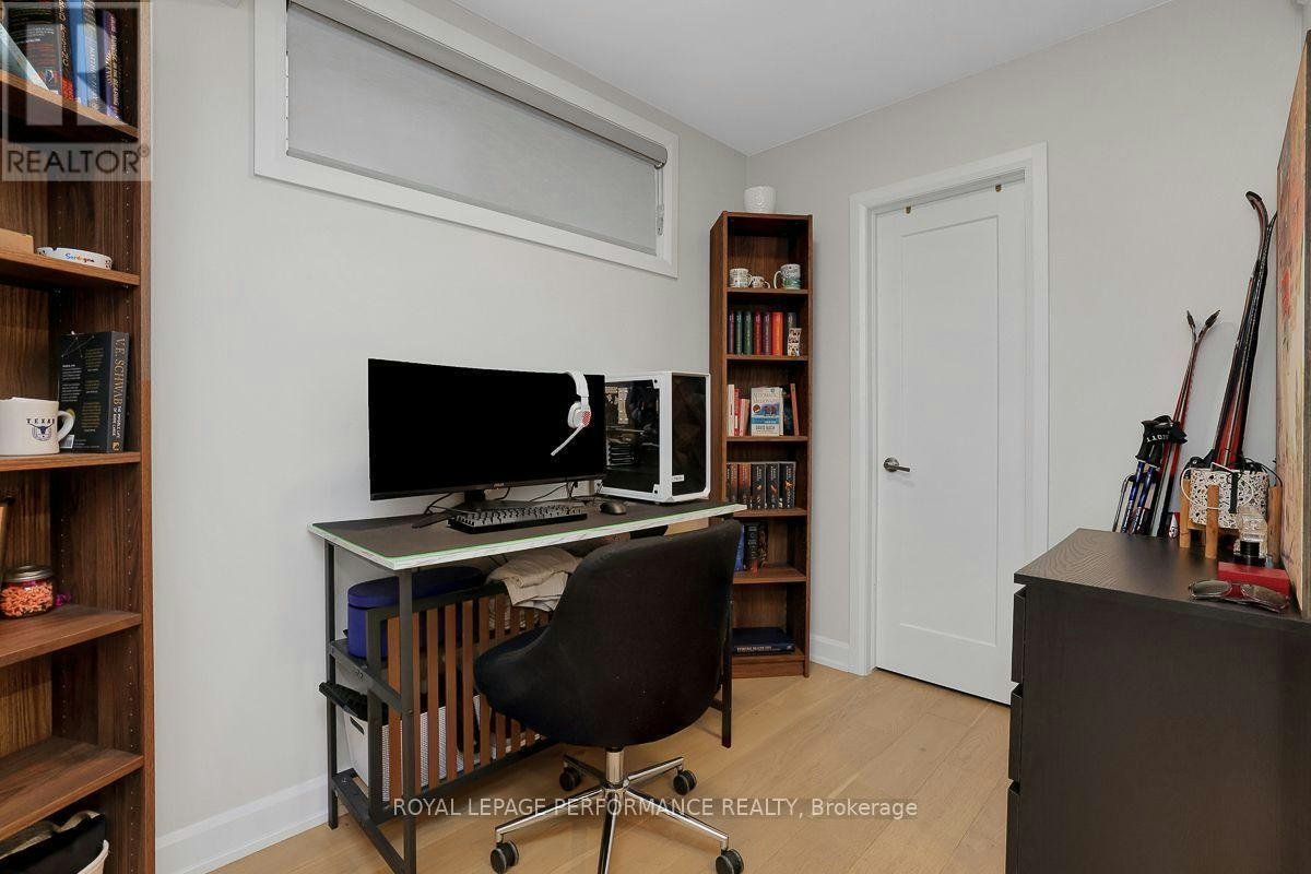 D-415 Tweedsmuir Avenue, Ottawa, ON, K1Z 5N6 - 9