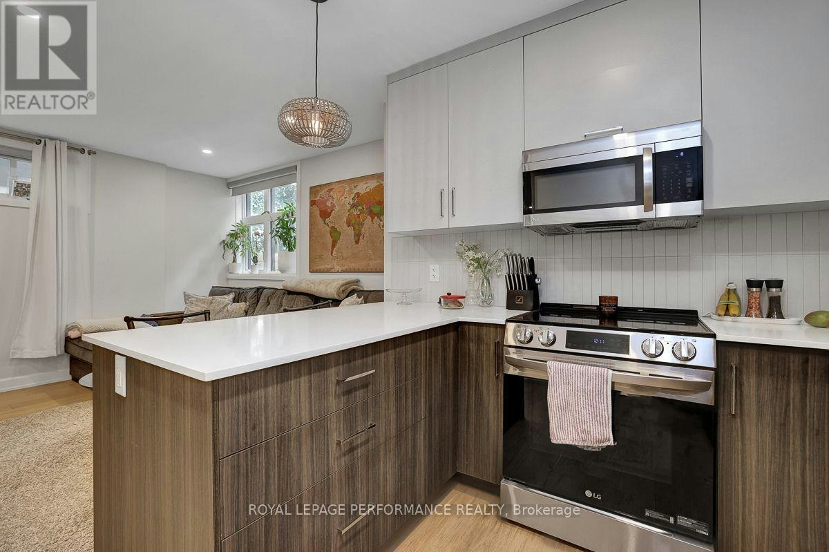 D-415 Tweedsmuir Avenue, Ottawa, ON, K1Z 5N6 - 6