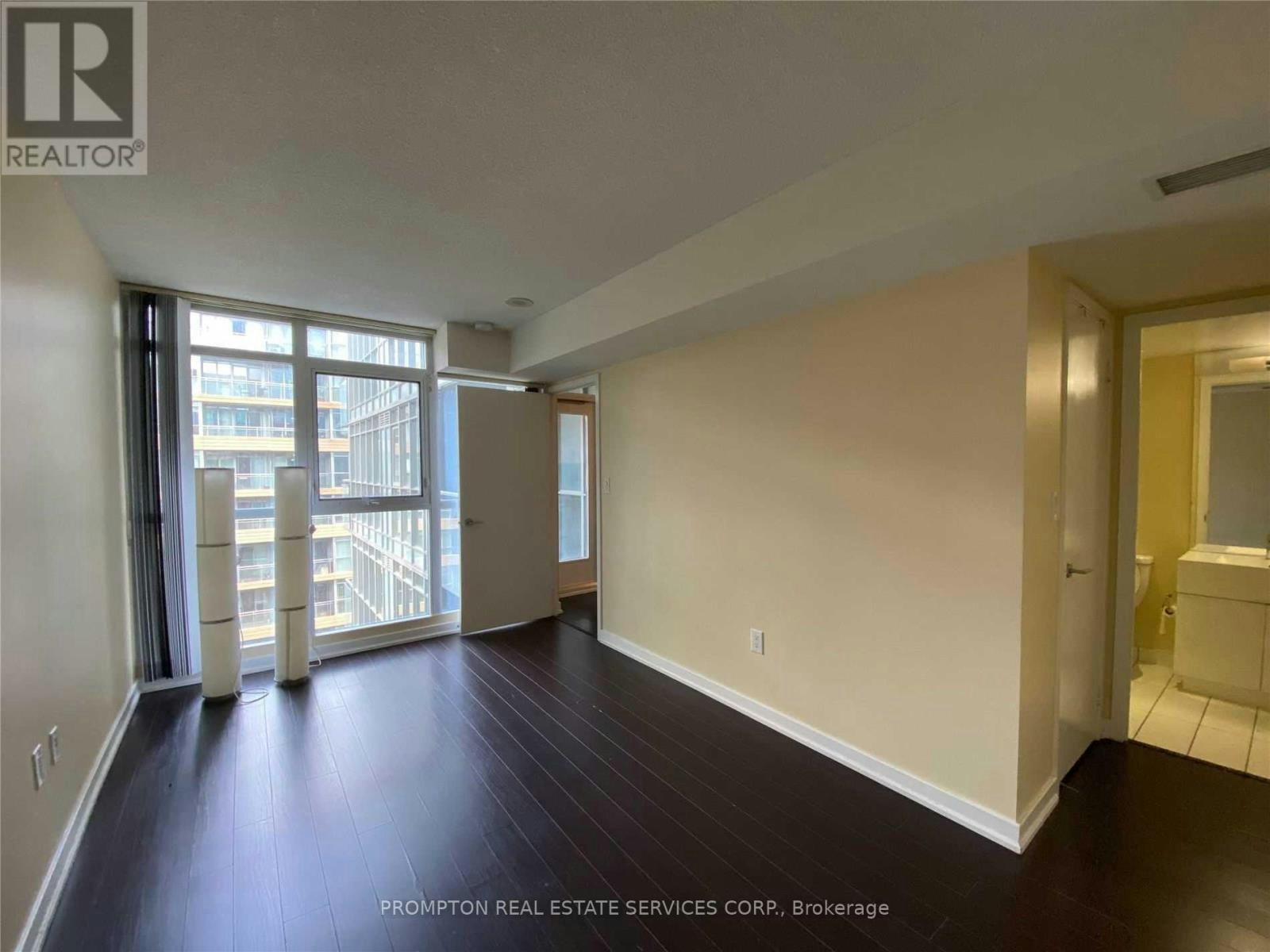 731-15 Iceboat Terrace, Toronto, ON, M5V 4A5 - 12