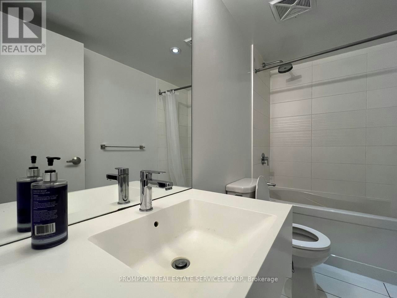 731-15 Iceboat Terrace, Toronto, ON, M5V 4A5 - 10