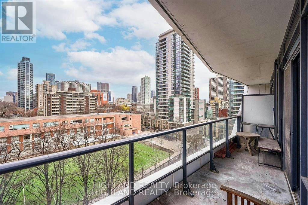 818-85 Wood Street, Toronto, ON, M4Y 0E8 - 9
