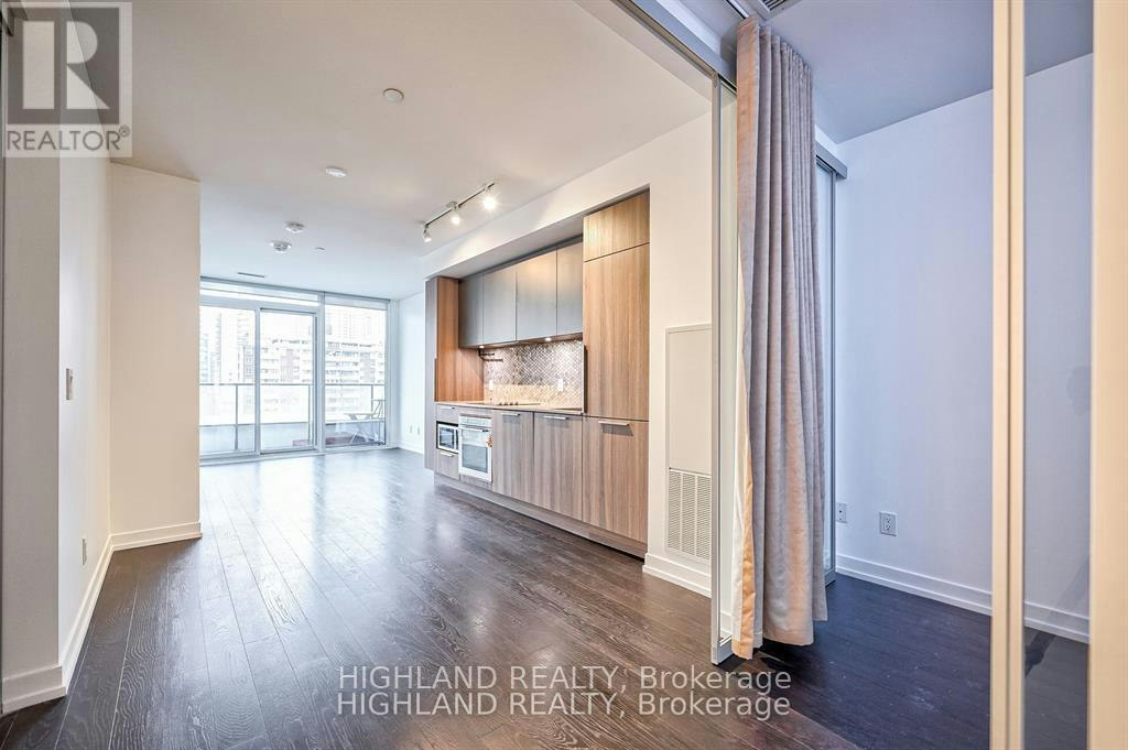 818-85 Wood Street, Toronto, ON, M4Y 0E8 - 2