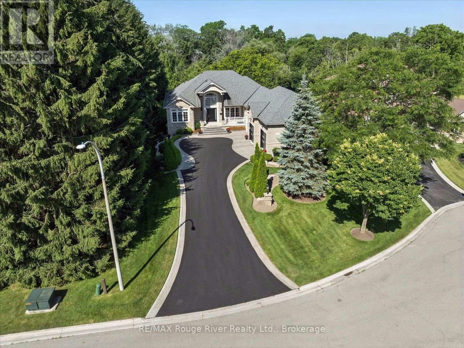 26 Hanover Court, Whitby, ON, L1N 7J2