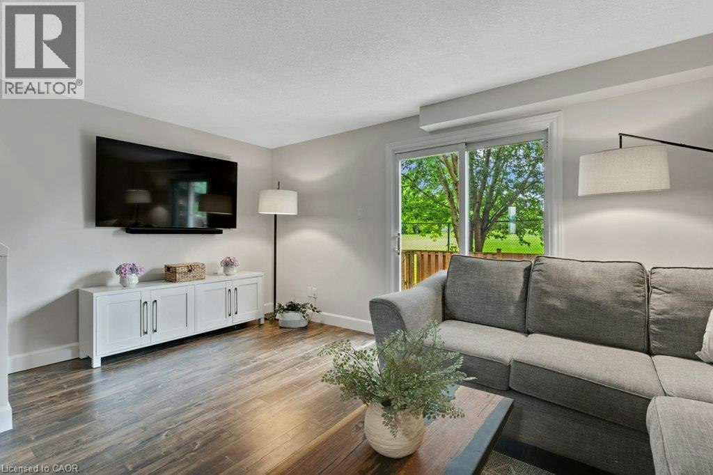 22-700 Erinbrook Drive, Kitchener, ON, N2E 2S7 - 11
