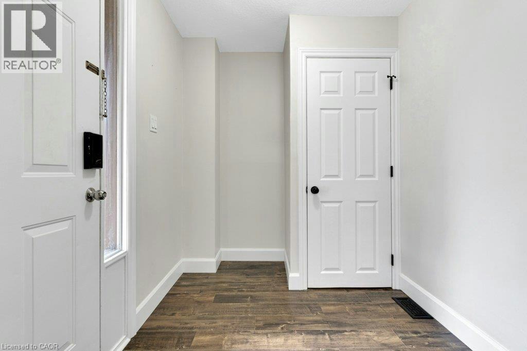 22-700 Erinbrook Drive, Kitchener, ON, N2E 2S7 - 3