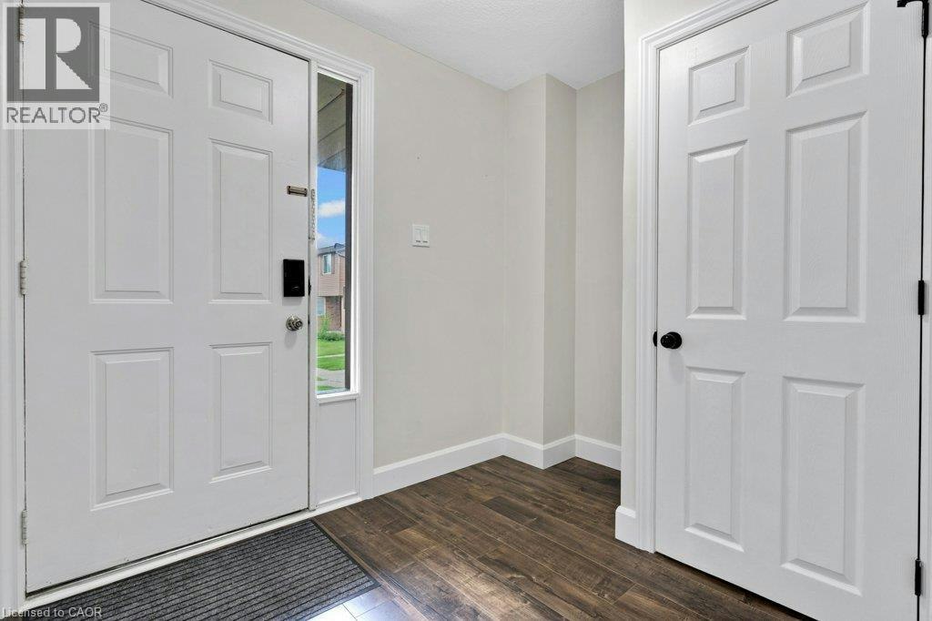 22-700 Erinbrook Drive, Kitchener, ON, N2E 2S7 - 2