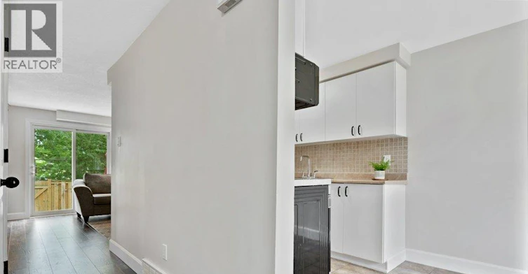 22-700 Erinbrook Drive, Kitchener, ON, N2E 2S7 - 4