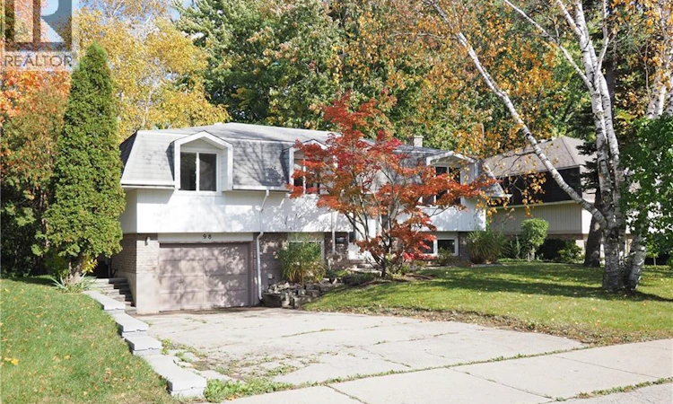 98 Amos Avenue