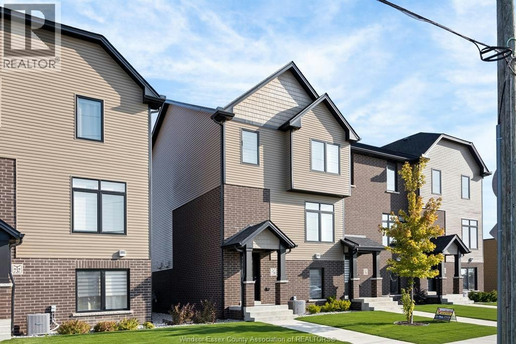 701 Brownstone Drive, Lakeshore, ON, N9K 0A8