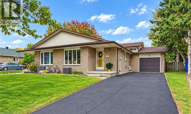 15 Uxbridge Crescent