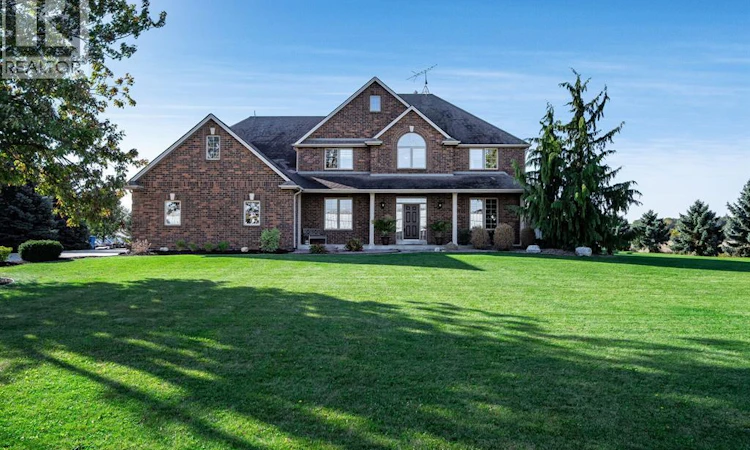 901 2 Road East