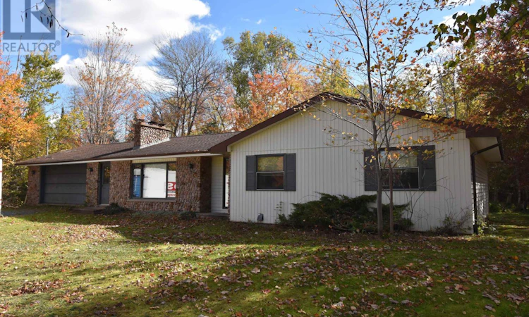 40 Blue Jay Place