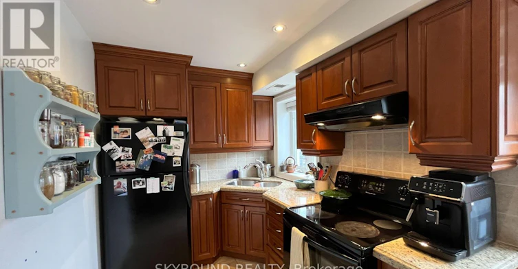 2-157 Christie Street, Toronto, ON, M6G 3B3 - 3