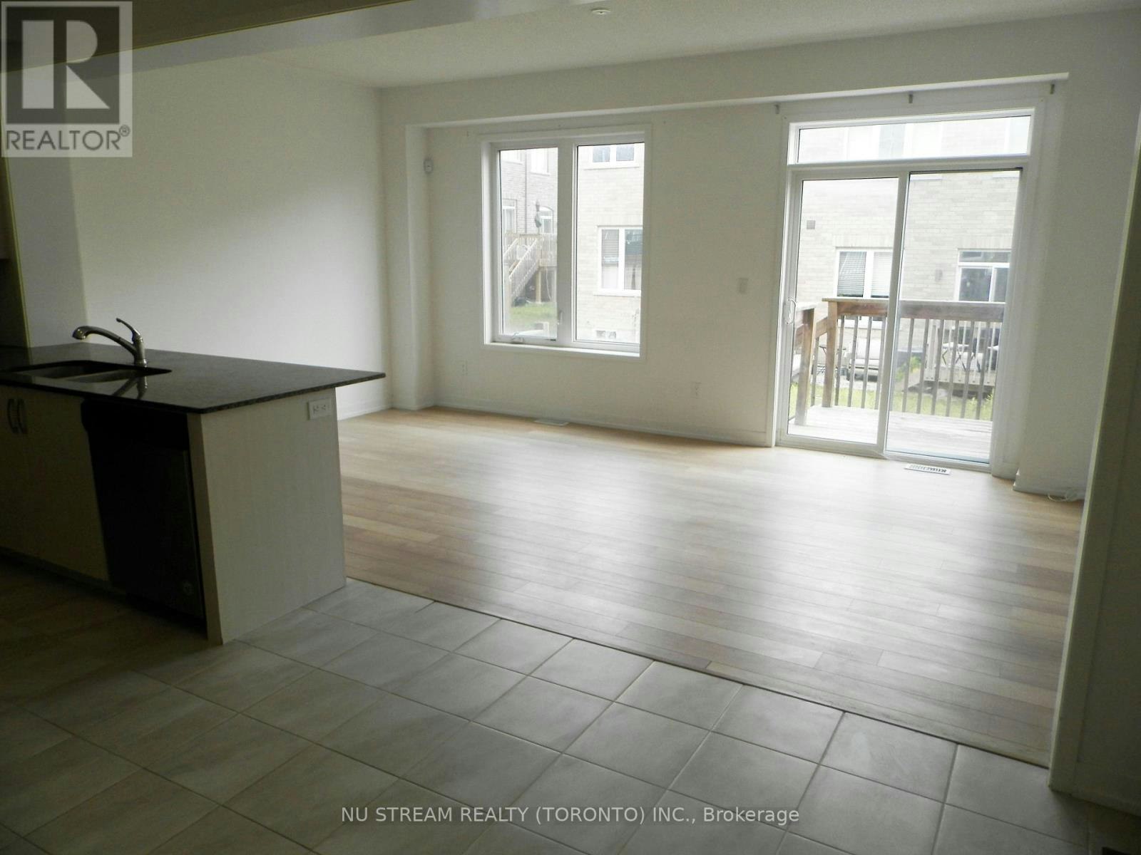 208 Harding Park Street, Newmarket, ON, L3Y 0E3 - 6
