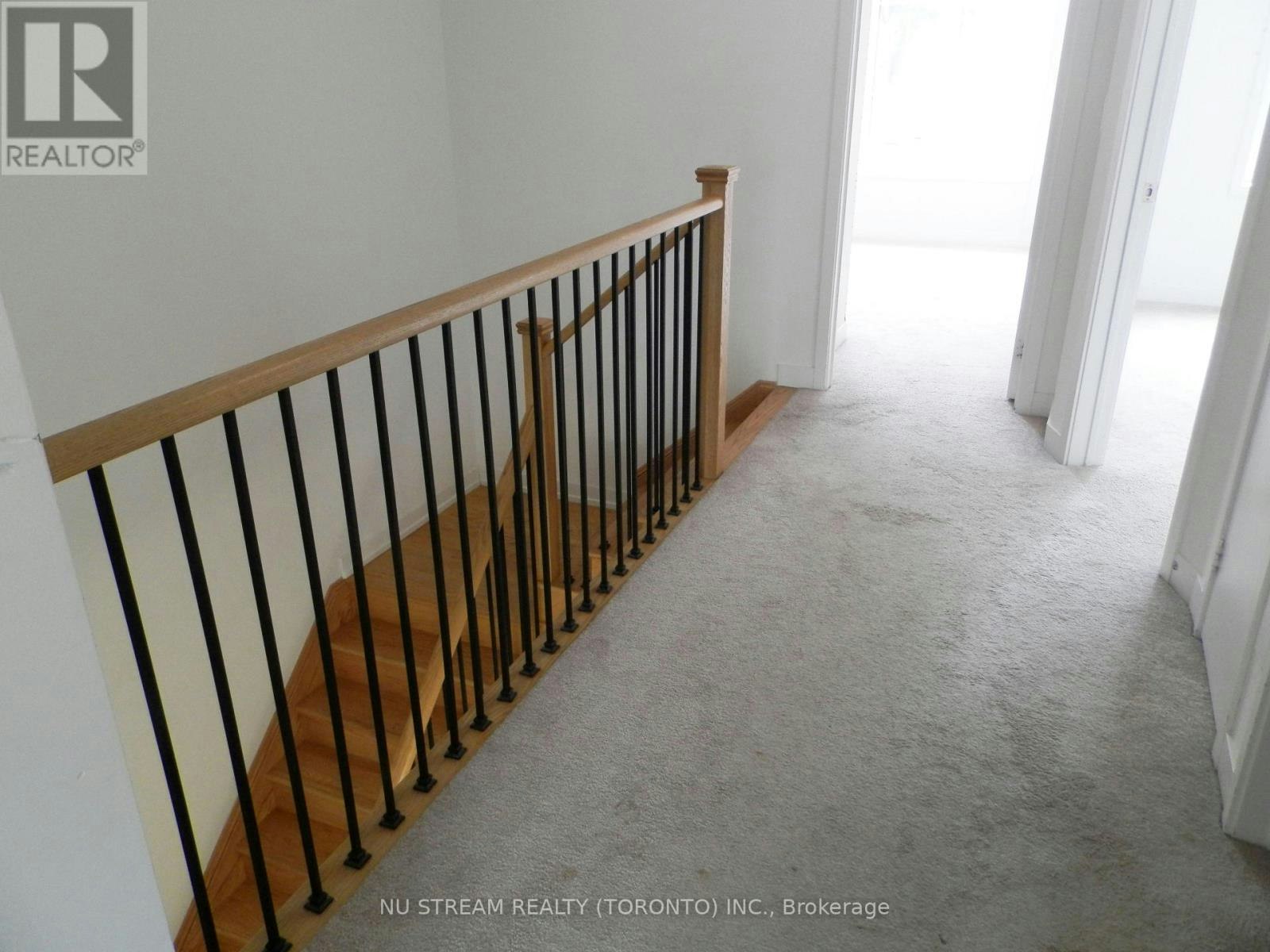 208 Harding Park Street, Newmarket, ON, L3Y 0E3 - 16