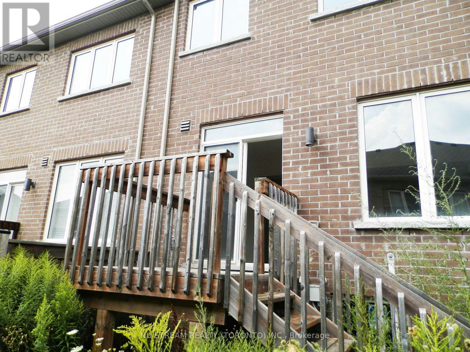 208 Harding Park Street, Newmarket, ON, L3Y 0E3 - 8
