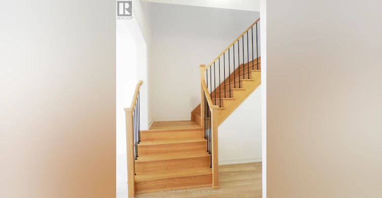 208 Harding Park Street, Newmarket, ON, L3Y 0E3 - 4