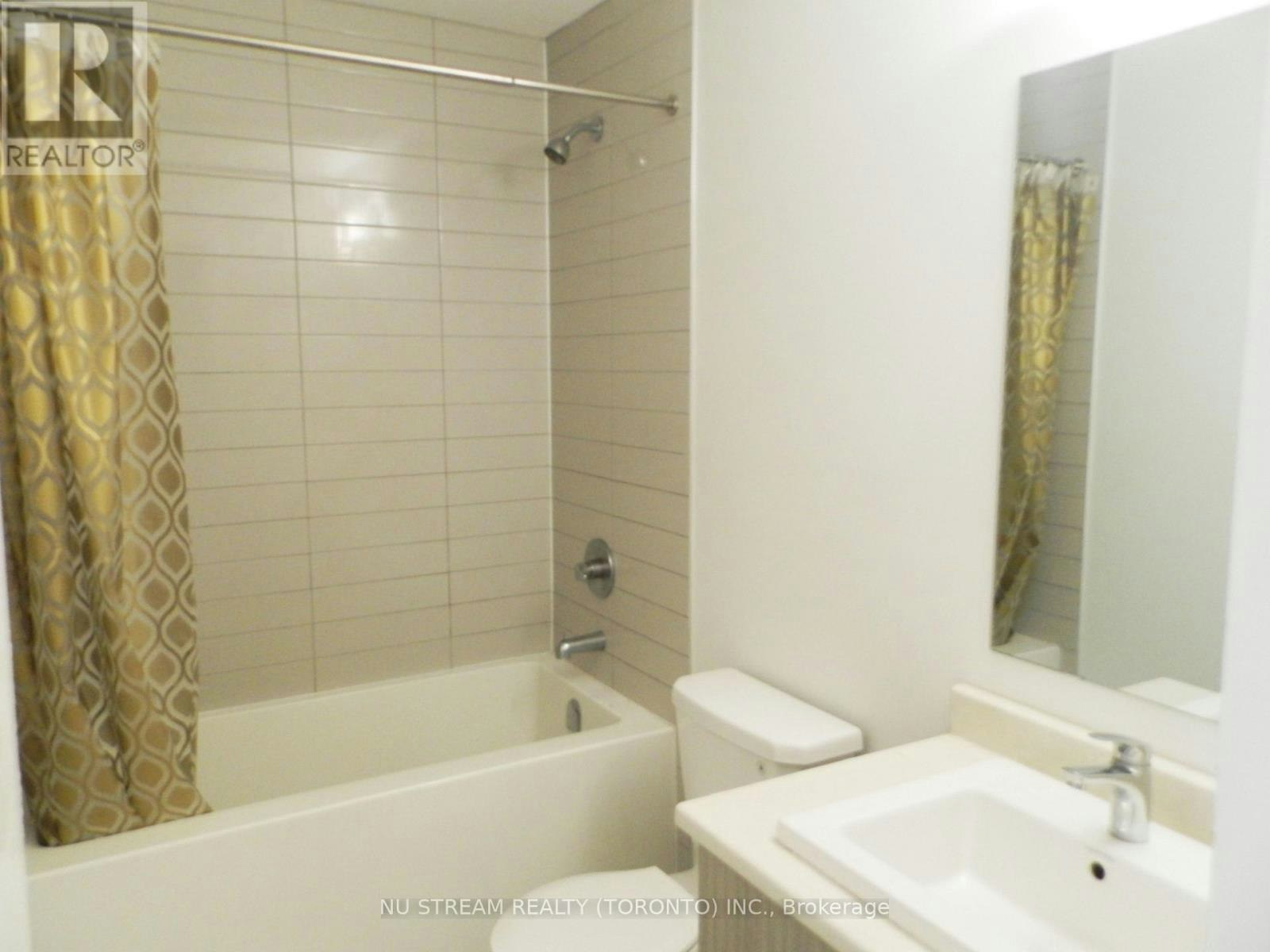 208 Harding Park Street, Newmarket, ON, L3Y 0E3 - 12
