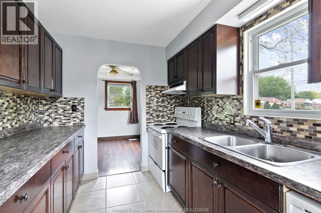 3200 Longfellow Avenue, Windsor, ON, N9E 2L6 - 6