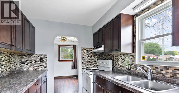 3200 Longfellow Avenue, Windsor, ON, N9E 2L6 - 6