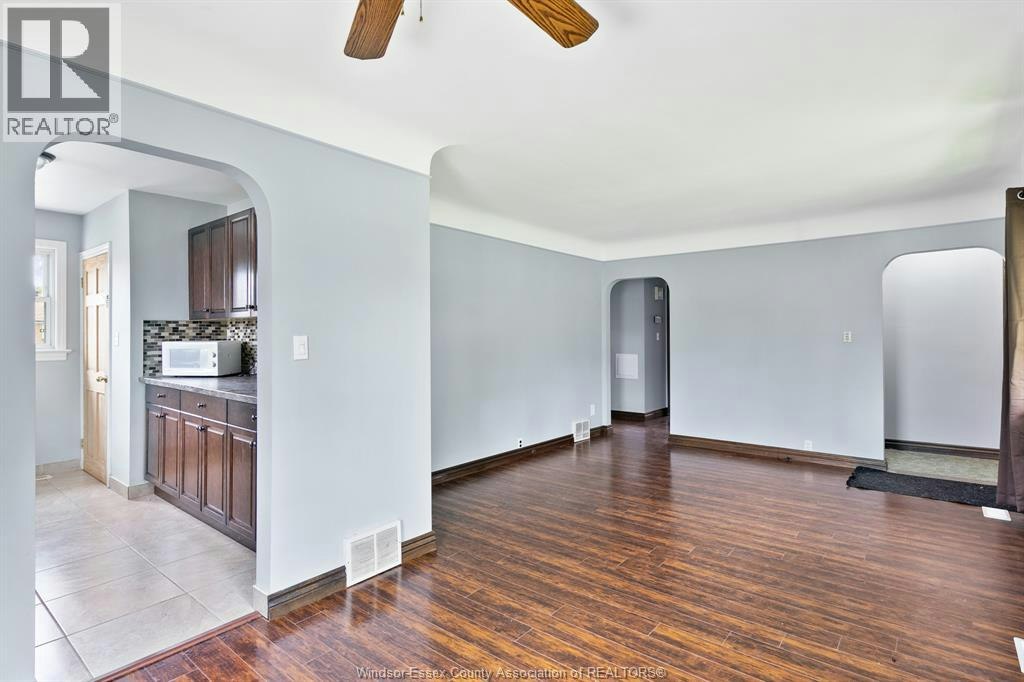 3200 Longfellow Avenue, Windsor, ON, N9E 2L6 - 4