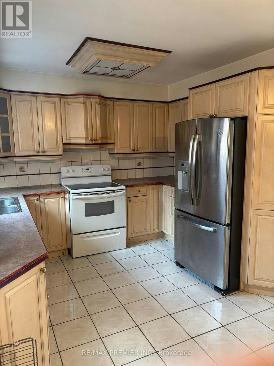 MAIN FLOOR-37 Irwin Road S, Toronto, ON, M9W 2P6 - 2