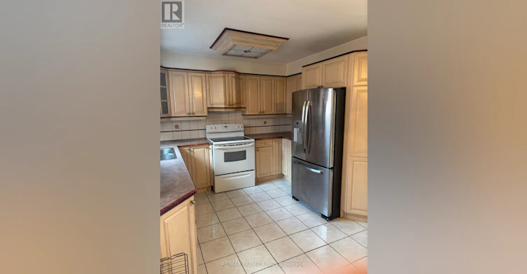 MAIN FLOOR-37 Irwin Road S, Toronto, ON, M9W 2P6 - 2