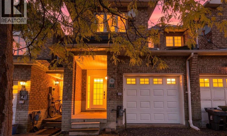 44 Viewcrest Circle
