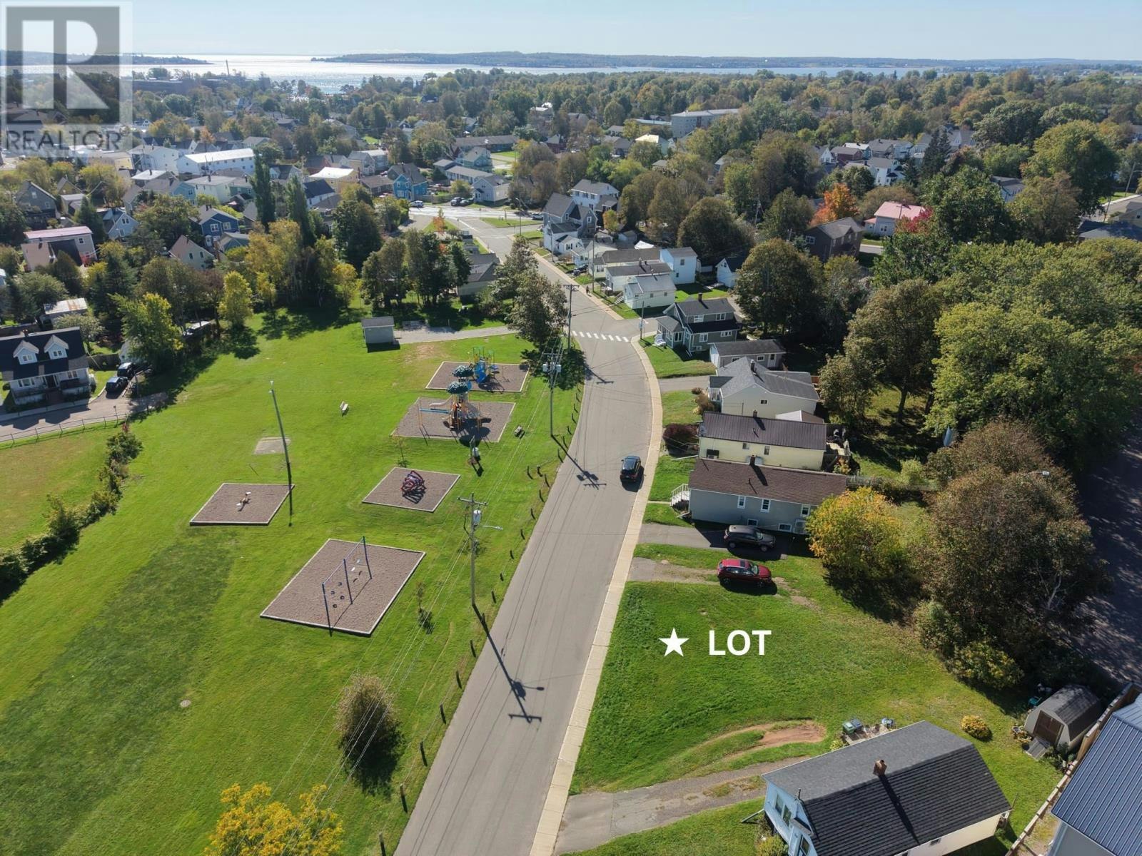 27 Desbrisay Street, Charlottetown, PE, C1A 4H3