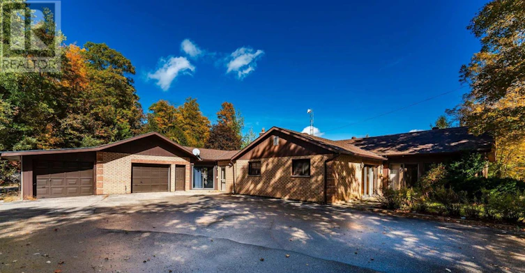 900 Champlain Road, Tiny, ON, L9M 0E3