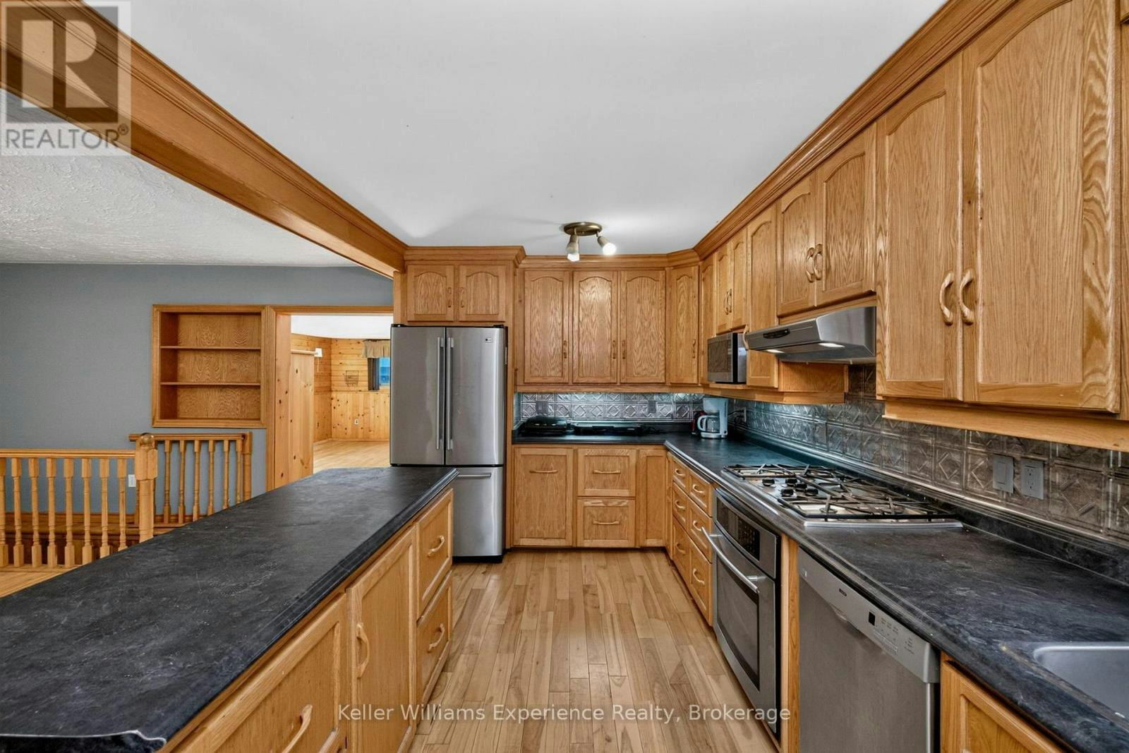 900 Champlain Road, Tiny, ON, L9M 0E3 - 30