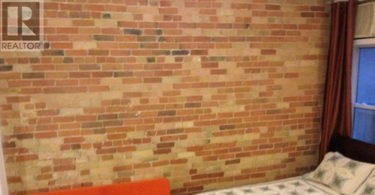 MASTER Room 2nd Floor 118 Shuter St Street, Toronto, ON, M5A 1V8 - 5