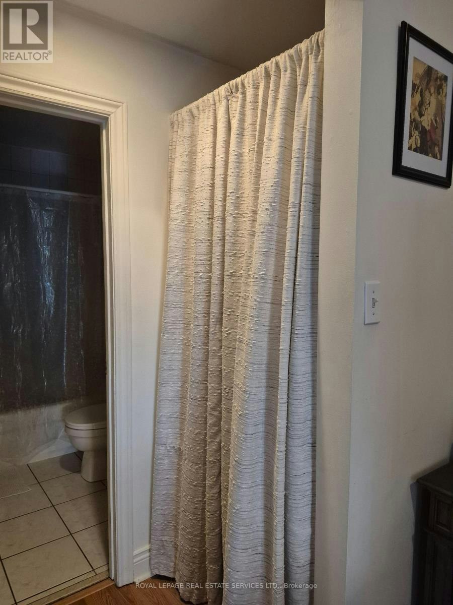 MAIN FLOOR-804 Bloor Street W, Toronto, ON, M6G 1L9 - 9