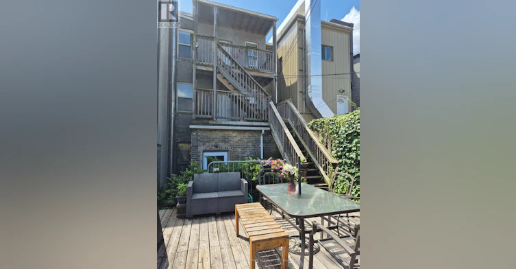 MAIN FLOOR-804 Bloor Street W, Toronto, ON, M6G 1L9