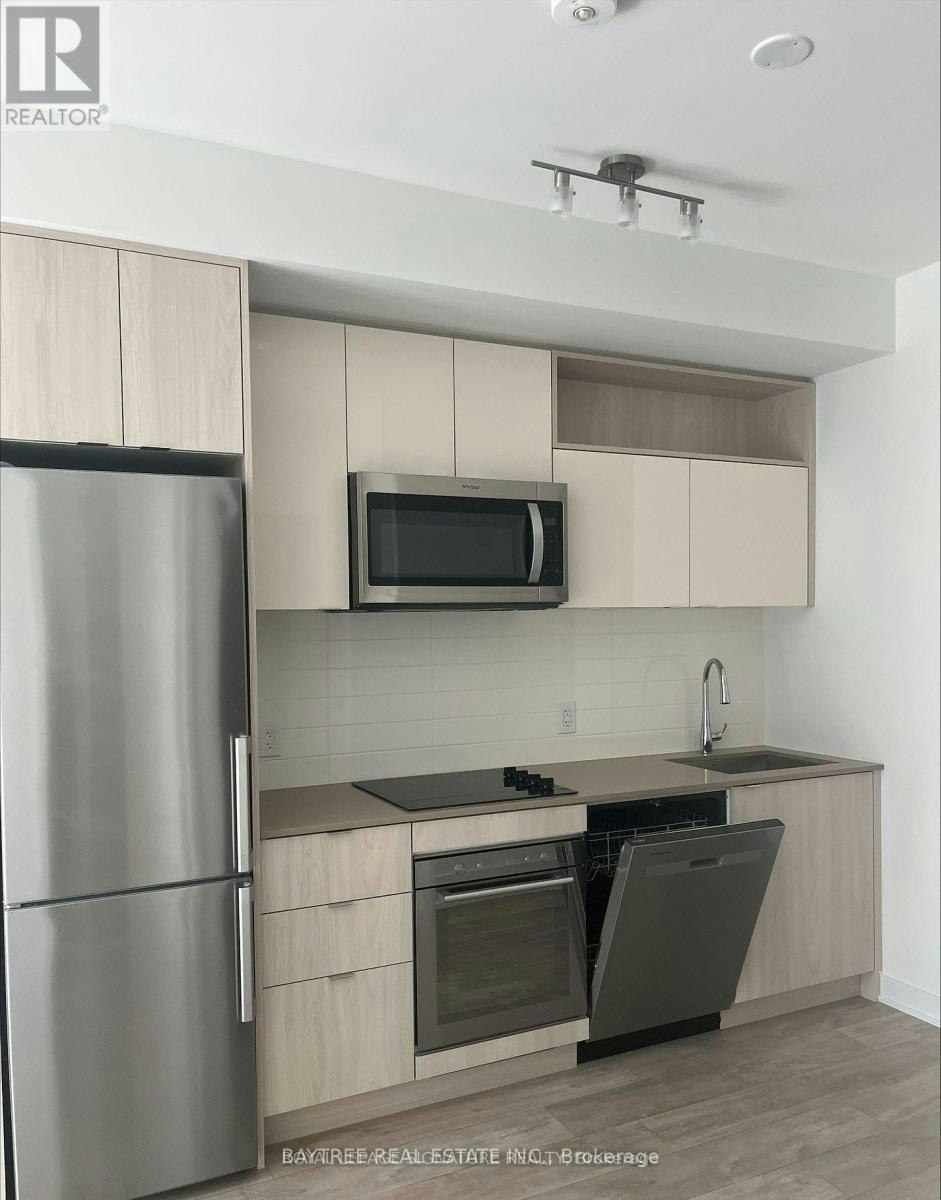 526 SE-60 Princess Street, Toronto, ON, M5A 2C7