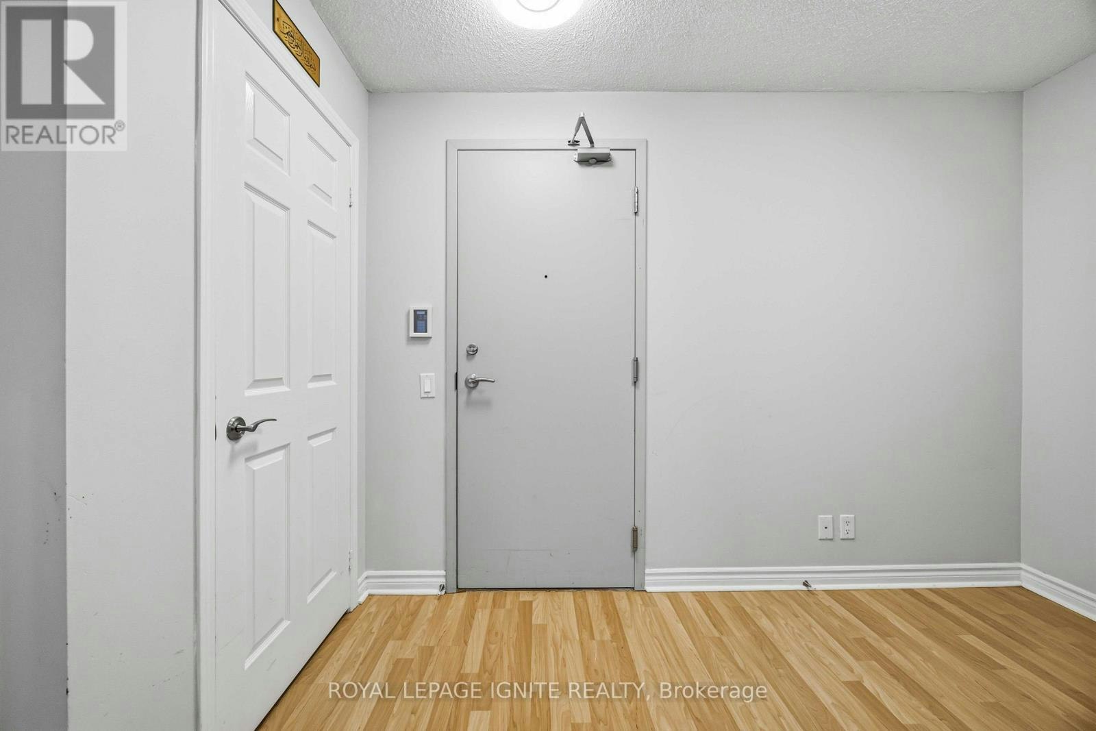 330-18 Mondeo Drive, Toronto, ON, M1P 5C8 - 7