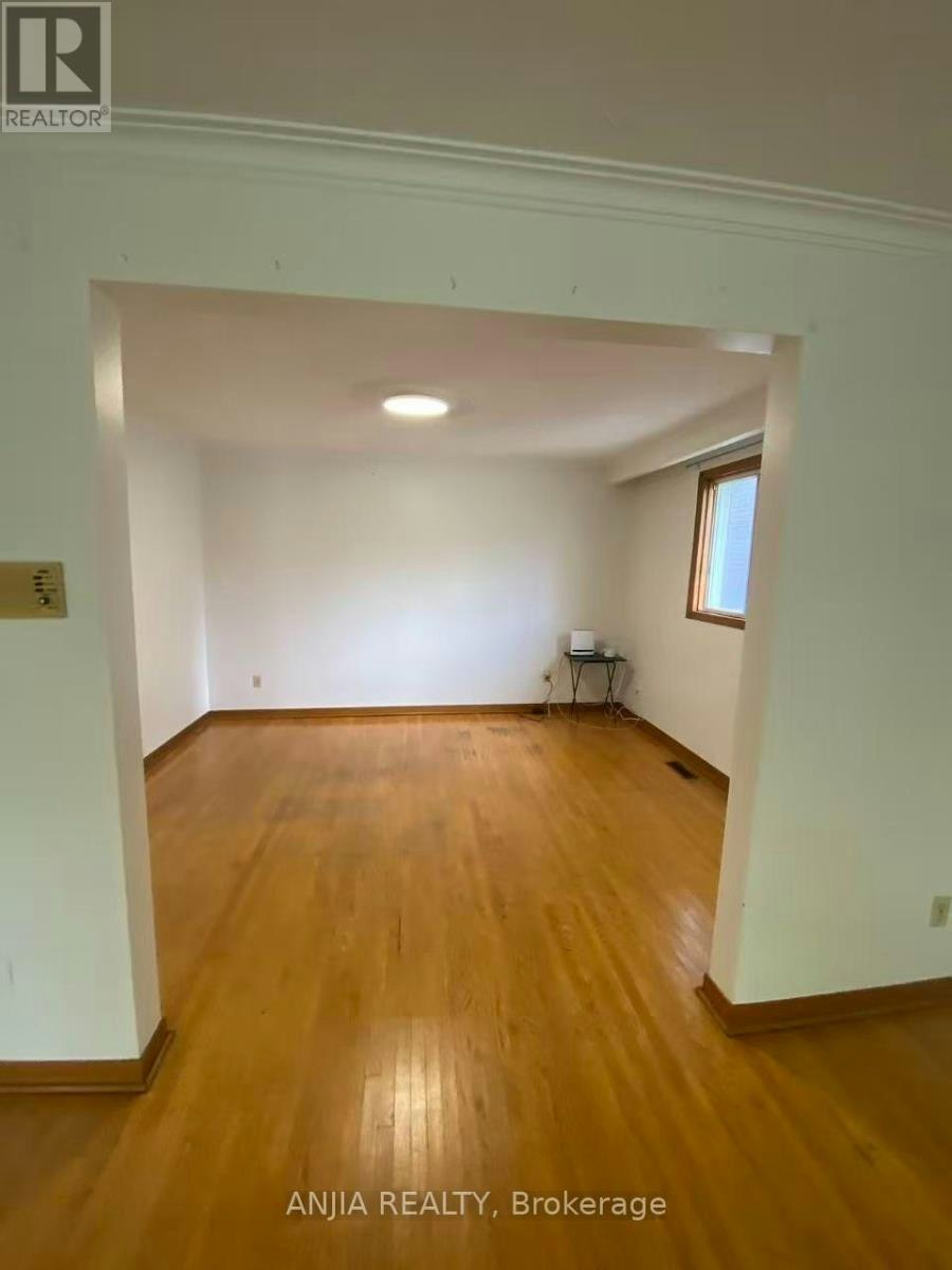 31 Donalda Crescent, Toronto, ON, M1S 1N5 - 2