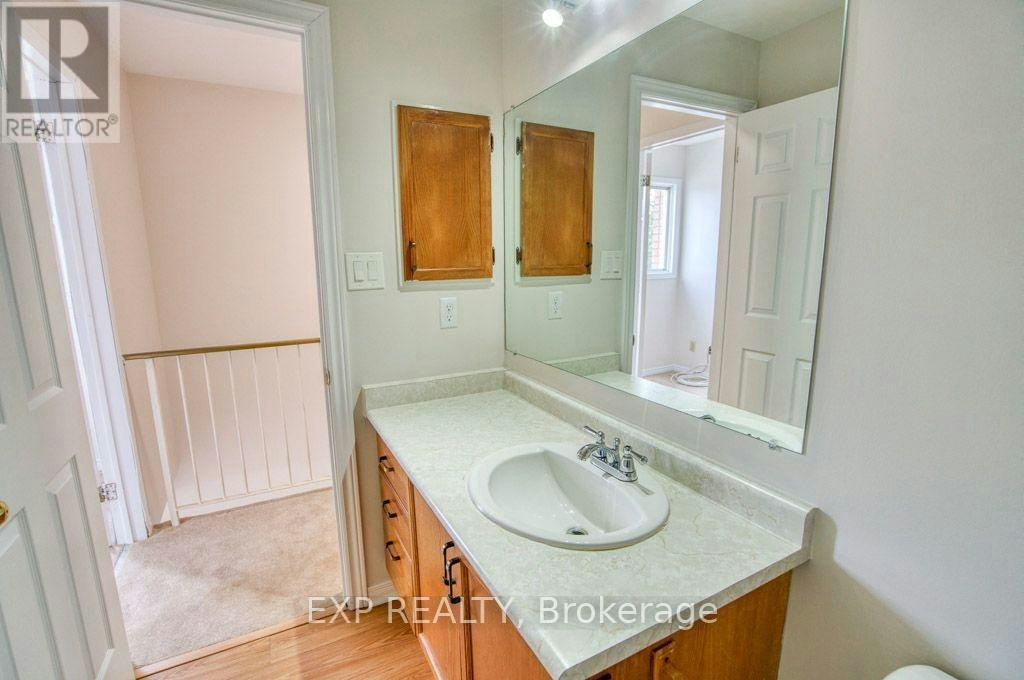 815-A Maitland Avenue, Ottawa, ON, K2A 2S2 - 36