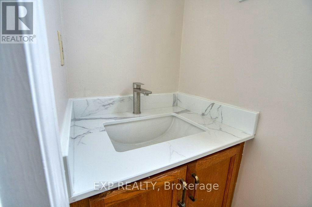 815-A Maitland Avenue, Ottawa, ON, K2A 2S2 - 12