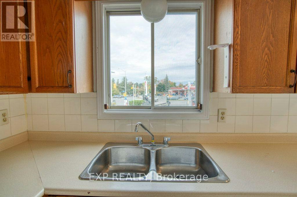 815-A Maitland Avenue, Ottawa, ON, K2A 2S2 - 26