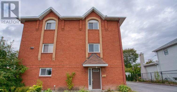 815-A Maitland Avenue, Ottawa, ON, K2A 2S2