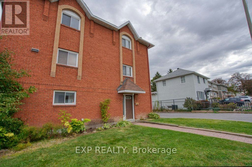 815-A Maitland Avenue, Ottawa, ON, K2A 2S2 - 2