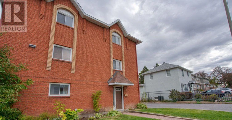 815-A Maitland Avenue, Ottawa, ON, K2A 2S2 - 2