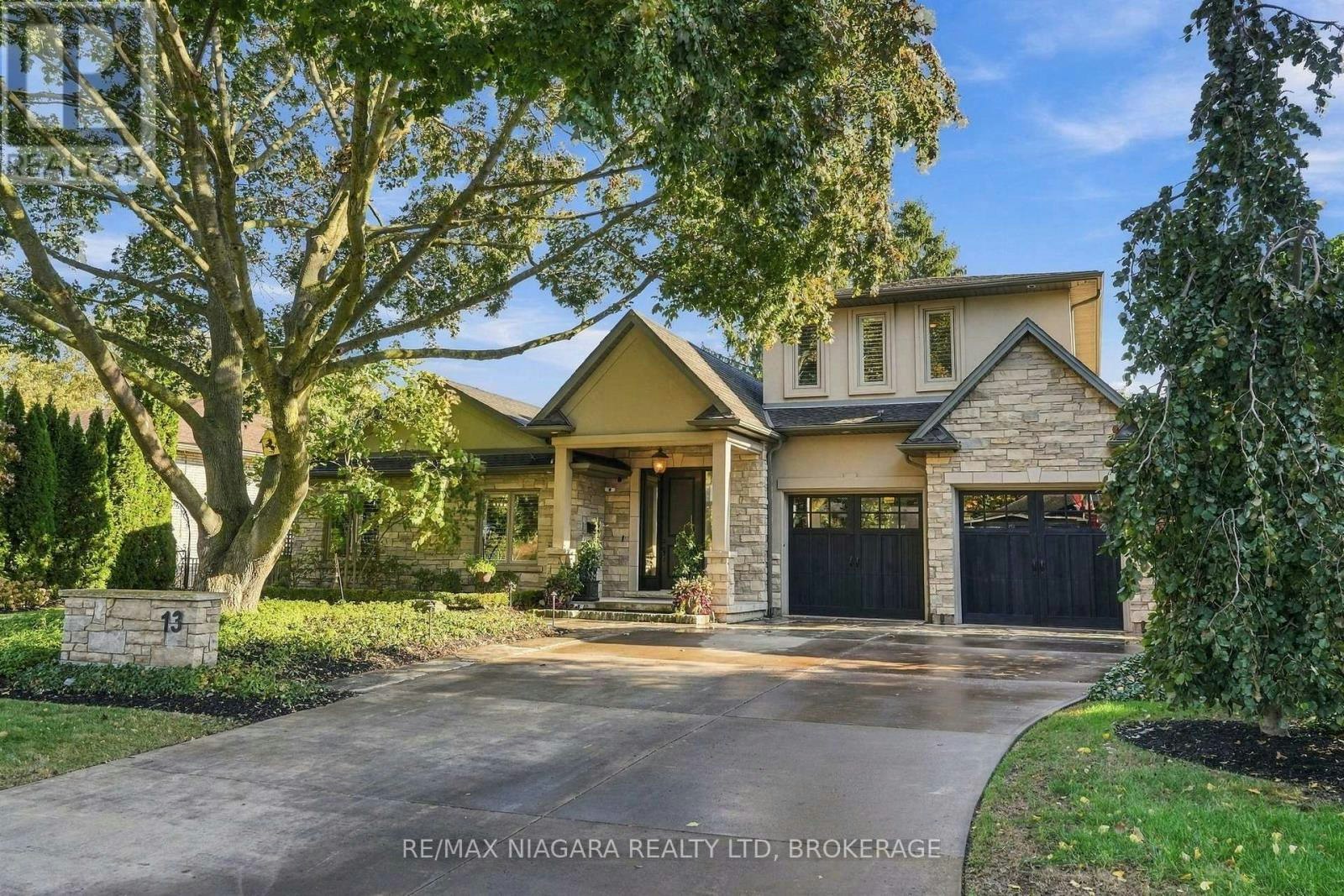 13 Royal Henley Boulevard, St. Catharines, ON, L2N 4R7
