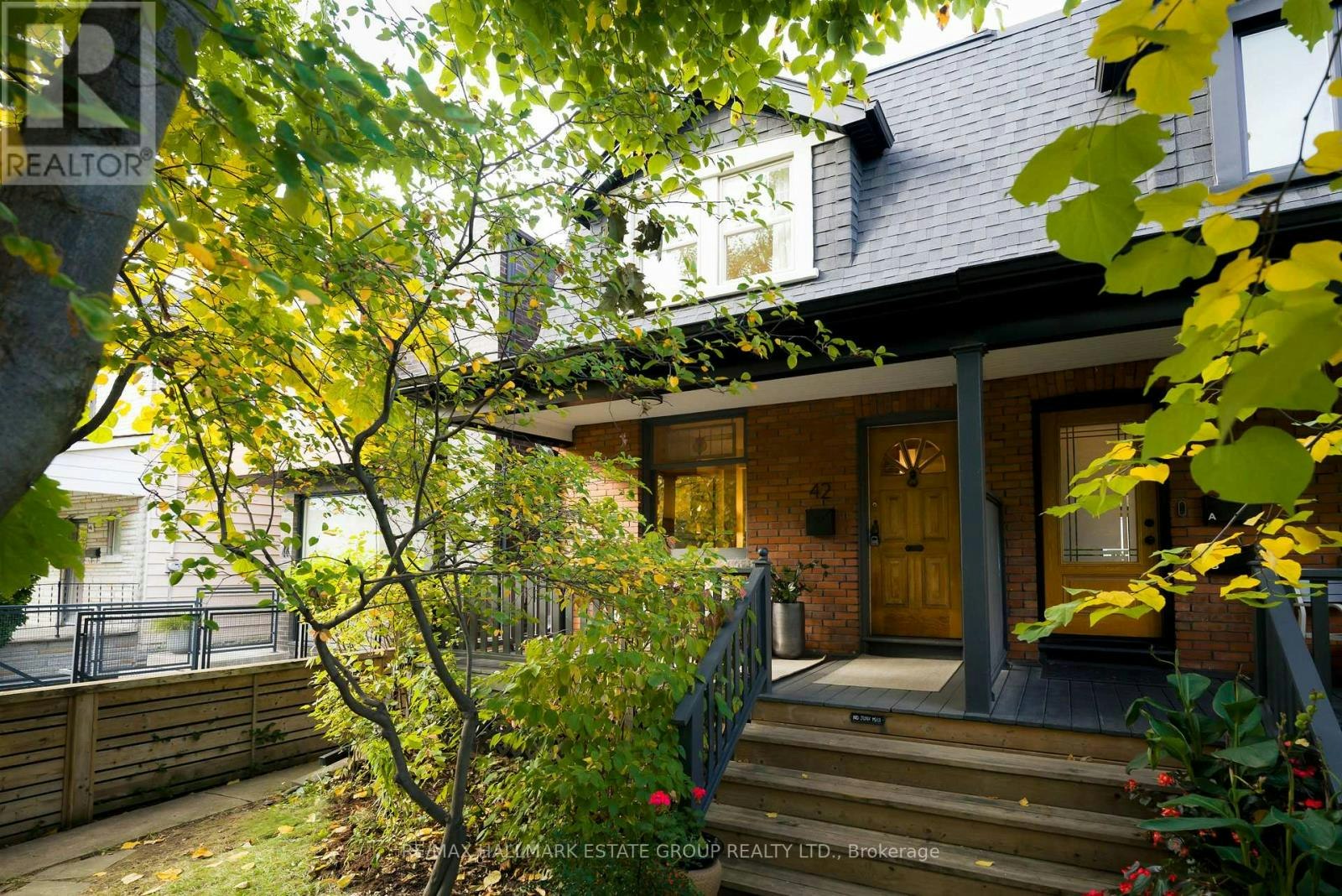 42 Fern Avenue, Toronto, ON, M6R 1K1