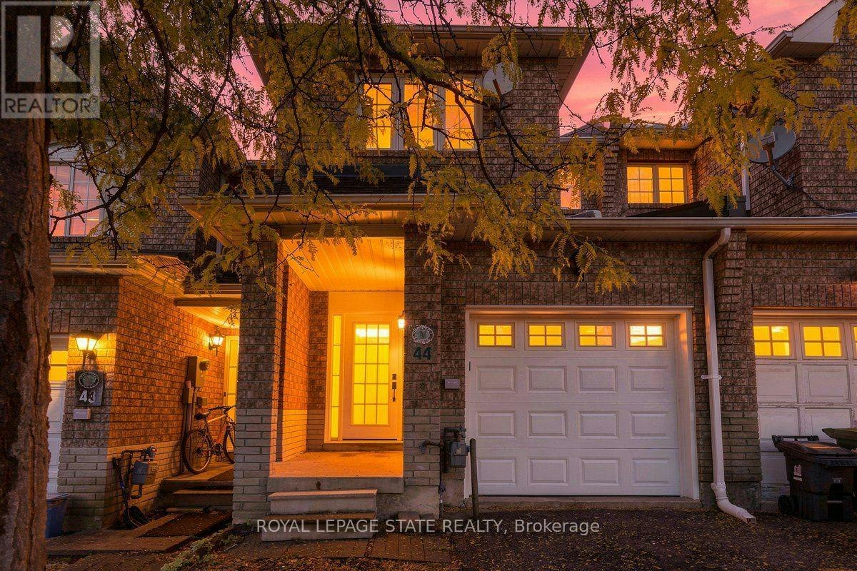 44 Viewcrest Circle, Toronto, ON, M9W 7G6